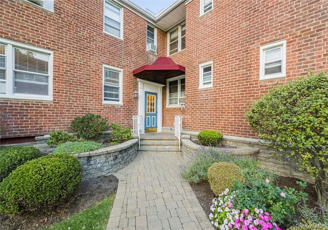 2nd image of 13 Bryant Cres #1D, White Plains, NY 10605 | MLS# 942223