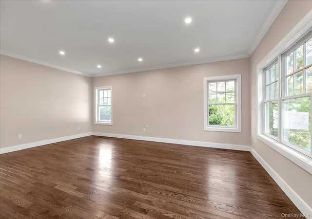 4th image of 34 Calumet Dr, Huntington, NY 11746 | MLS# 942499