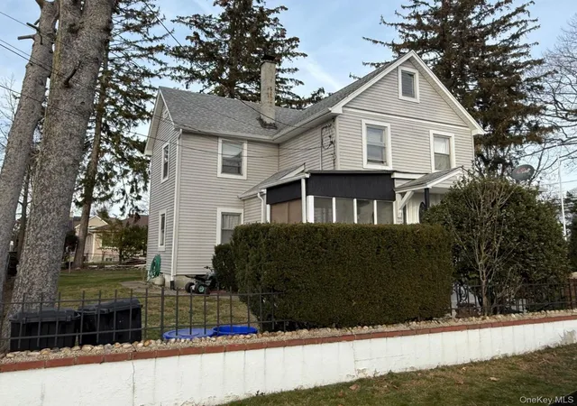 21st image of 41 Stone Ave, North Babylon, NY 11703 | MLS# 942628