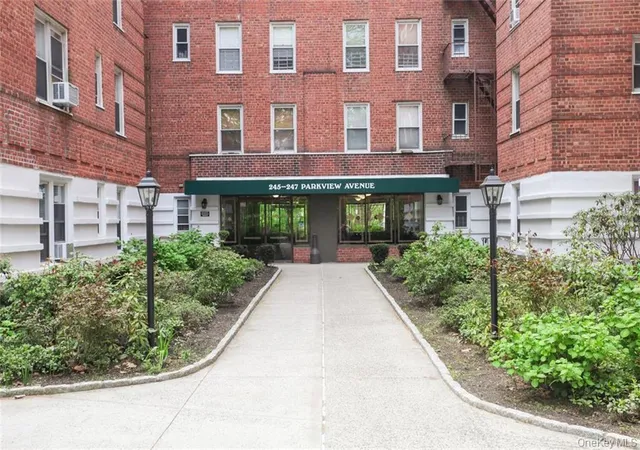 2nd image of 247 Parkview Ave #6P, Bronxville, NY 10708 | MLS# 942661