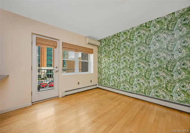 4th image of 251 W Broadway, Long Beach, NY 11561