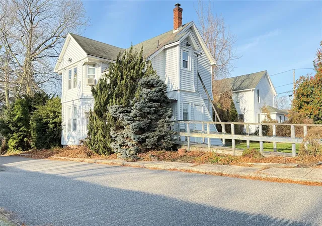 1st image of 982 Roanoke Ave, Riverhead, NY 11901 | MLS# 943001
