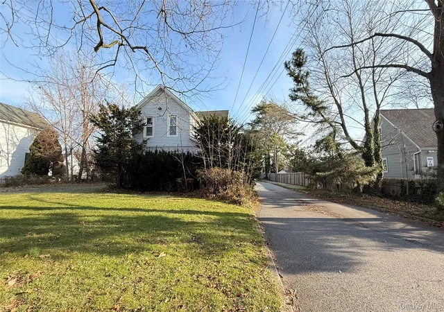 5th image of 982 Roanoke Ave, Riverhead, NY 11901 | MLS# 943001