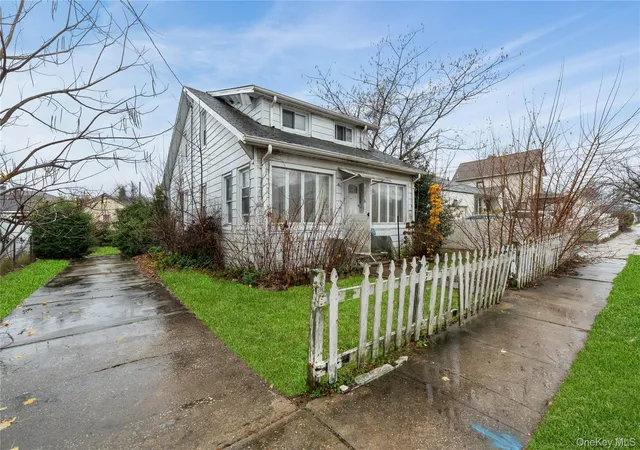 2nd image of 188 Woodside Ave, Hempstead, NY 11520 | MLS# 943063