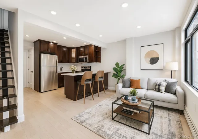 Listing Photo 4 - Condo for sale in building located at 3067 Williamsbridge Rd, New York, NY 10467