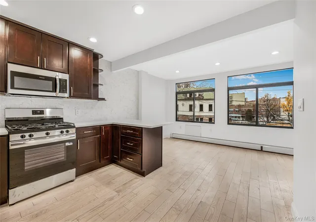 Listing Photo 5 - Condo for sale in building located at 3067 Williamsbridge Rd, New York, NY 10467
