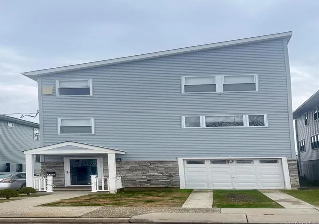 17th image of 129 Nassau Ln, Island Park, NY 11558 | MLS# 943200