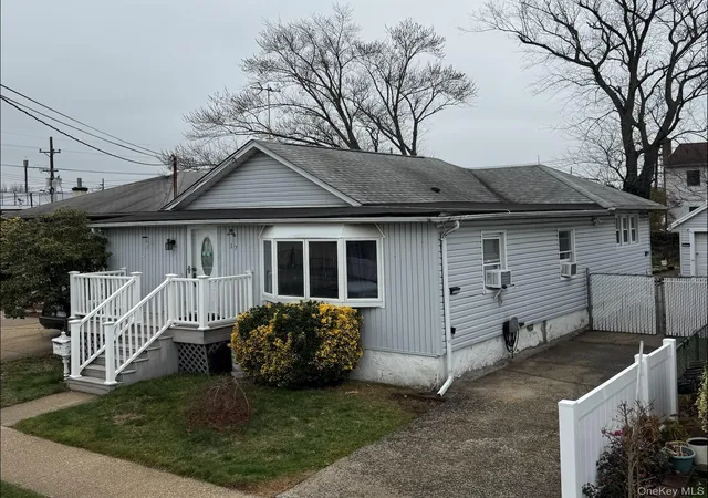 Photo 1 of Single family home for sale at 17 Litchfield Ave, Elmont, NY 11003 | MLS# 943261 | Listing updated on 2026-02-08
