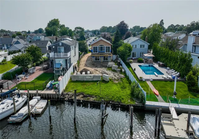 4th image of 750 Shore Walk, Lindenhurst, NY 11757 | MLS# 943358