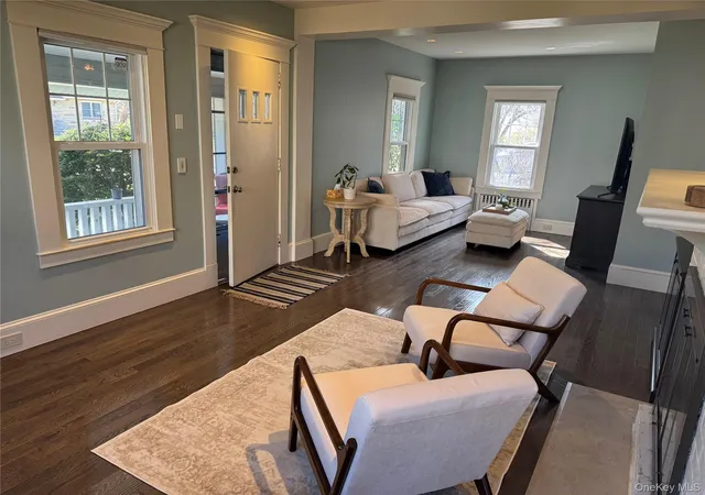 4th image of 35 Francis Ter, Glen Cove, NY 11542 | MLS# 943372