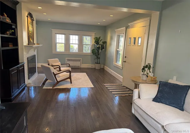 5th image of 35 Francis Ter, Glen Cove, NY 11542 | MLS# 943372