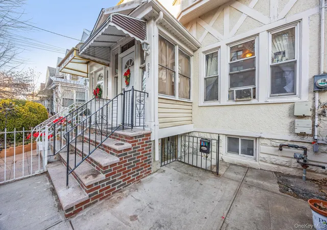 2nd image of 927 E 35th St, New York, NY 11210 | MLS# 943554