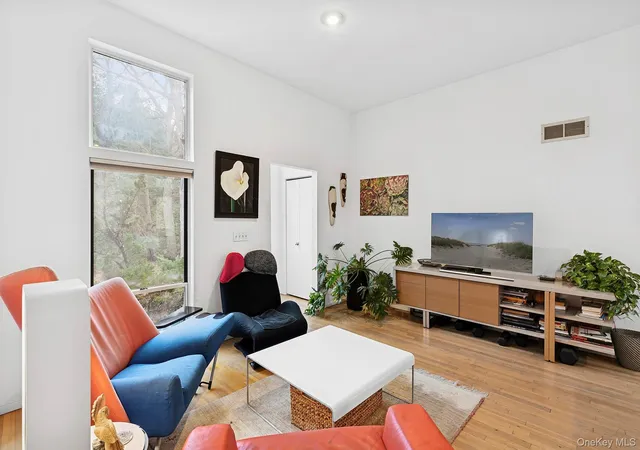 Photo 3 of Single family home for sale at 54 Fox Hunt, East Hampton, NY 11930 | MLS# 943557 | Listing updated on 2026-10-04