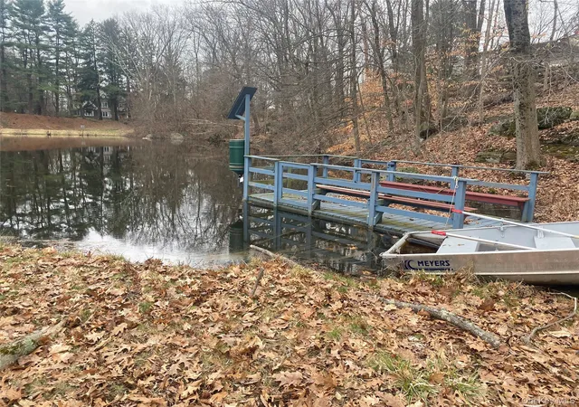 Photo 1 of Sale Pending at 4 Ledgewood Pl, Armonk, NY 10504 | MLS# 943613 | Listing updated on 2026-01-10