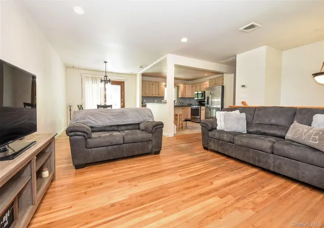 2nd image of 33 Nordica Cir, Stony Point, NY 10980 | MLS# 943631