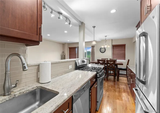 Homes for sale in Greenburgh, NY | 80 E Hartsdale Ave #520, Greenburgh, NY 10530 | MLS# 943743