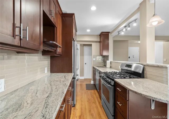 Homes for sale in Greenburgh, NY | 80 E Hartsdale Ave #520, Greenburgh, NY 10530 | MLS# 943743