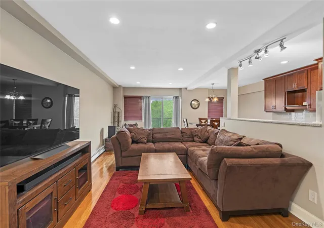 Homes for sale in Greenburgh, NY | 80 E Hartsdale Ave #520, Greenburgh, NY 10530 | MLS# 943743