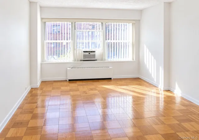 Listing Photo 4 - Condo for sale in building located at 72-35 112Th St, New York, NY 11375 - Unit #2E