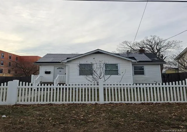 Single family home for sale at 10 N 15th Street, Babylon, NY 11798 | MLS# 944004