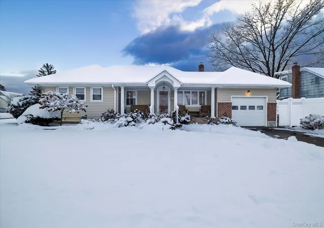 Single Family Residence at 2934 Kinloch Rd, Wantagh, NY 11793 | MLS# 944119 |  | Sold on 2026-03-09