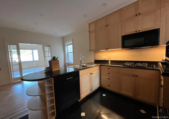 Listing Photo 4 - Condo for sale in building located at 52-62 68th St, New York, NY 11378