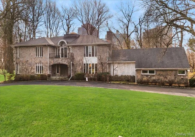 Photo 1 of Sale Pending at 22 Lake Rd, Great Neck, NY 11020 | MLS# 944205 | Listing updated on 2026-07-06