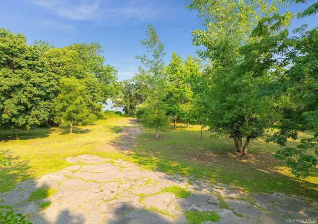 14th image of 31 Factory Pond Rd, Oyster Bay, NY 11560 | MLS# 944325