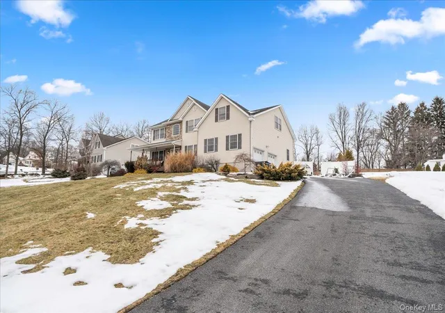 4th image of 18 Coach House Ct, New Windsor, NY 12553 | MLS# 944360