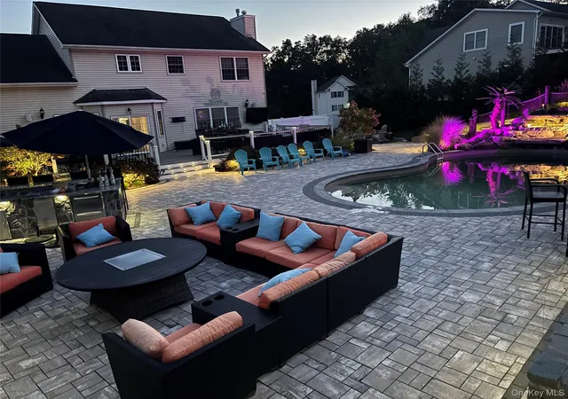 1st image of 18 Coach House Ct, New Windsor, NY 12553 | MLS# 944360