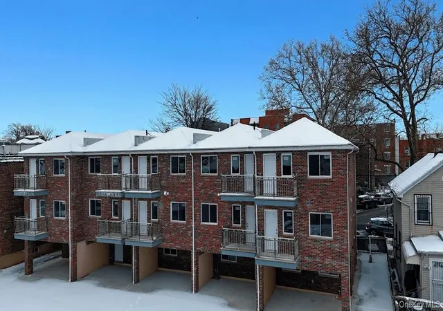 41st image of 107 47 49th Ave, New York, NY 11368 | MLS# 944426