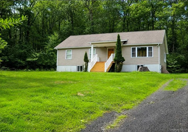 1st image of 76 Wynkoop Dr, Kerhonkson, NY 12446 | MLS# 944481