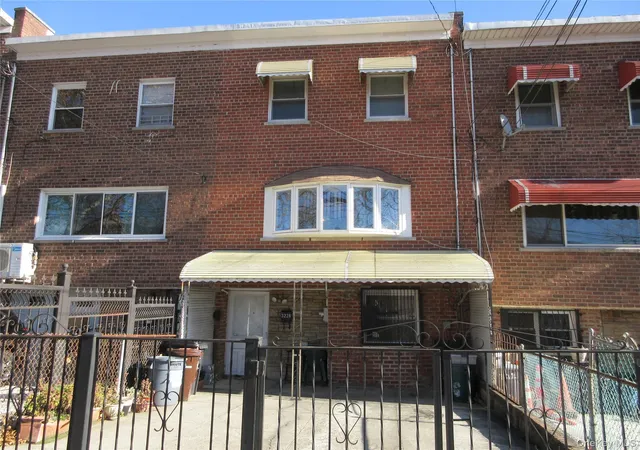 Photo 1 of Single family home for sale at 3228 Tenbroeck Ave, Bronx, NY 10469 | MLS# 944486 | Listing updated on 2026-06-30