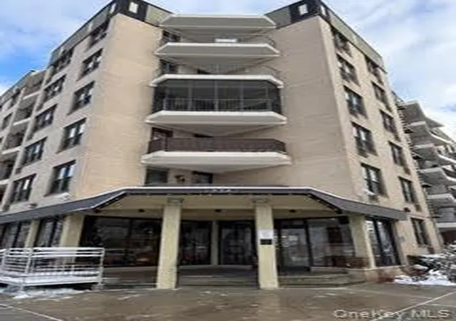 3rd image of 1874 Pelham Pkwy S #5C, Bronx, NY 10461 | MLS# 944577