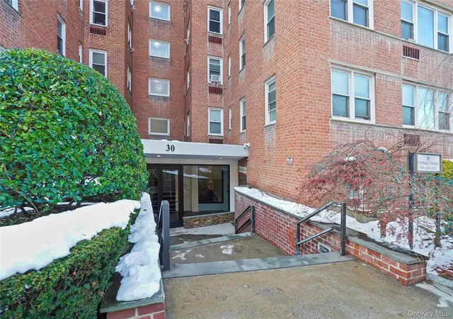 Homes for sale in Greenburgh, NY | 30 E Hartsdale Avenue, Greenburgh, NY 10530 | Houzeo