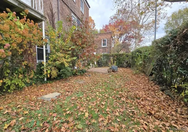 2nd image of 144-17 Grand Central Pkwy, Jamaica, NY 11435