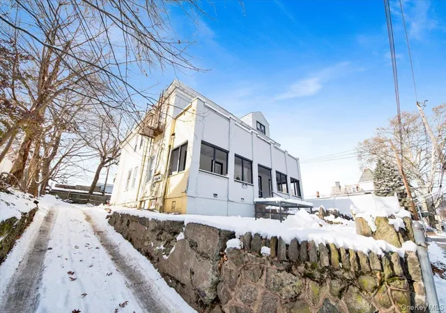 Listing Photo 3 - Condo for sale in building located at 206 S 9th Ave, Mount Vernon, NY 10550
