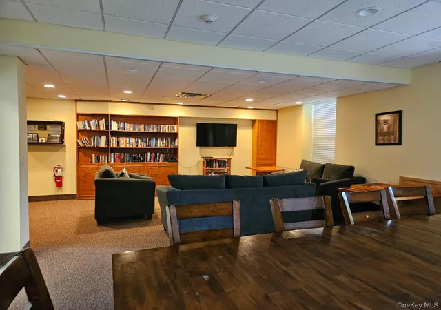 Listing Photo 2 - Condo for sale in building located at 23 Nottingham Cir, Peekskill, NY 10566 - Unit #23