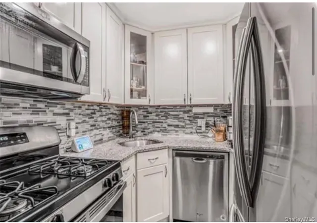 5th image of 46-12 161St St #2C, Flushing, NY 11358 | MLS# 945182