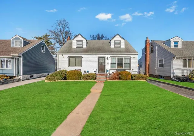 1st image of 181 Martens Ave, Valley Stream, NY 11580 | MLS# 945218