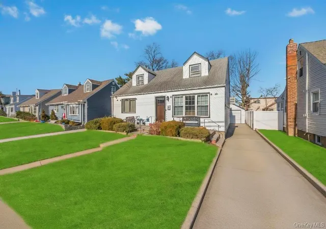 2nd image of 181 Martens Ave, Valley Stream, NY 11580 | MLS# 945218