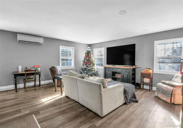 2nd image of 11 Seward Ln, Brookhaven, NY 11790 | MLS# 945235