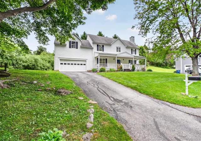 Photo 3 of Single family home for sale at 5 Red Tail Ct, Pawling, NY 12564 | MLS# 945476 | Listing updated on 2026-08-09