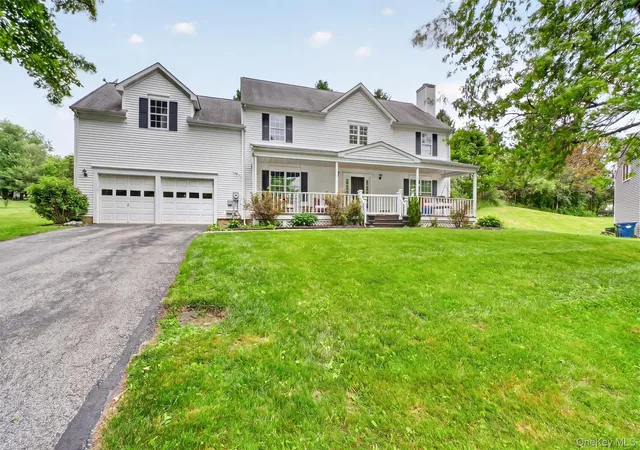 Photo 4 of Single family home for sale at 5 Red Tail Ct, Pawling, NY 12564 | MLS# 945476 | Listing updated on 2026-08-09