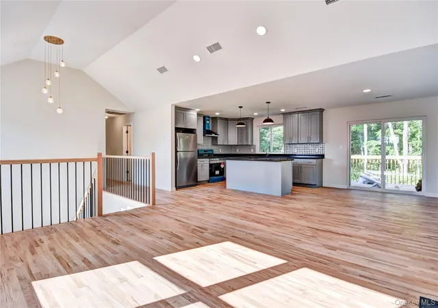 4th image of 9 Black Gum Ct, Newburgh (town), NY 12550 | MLS# 945557