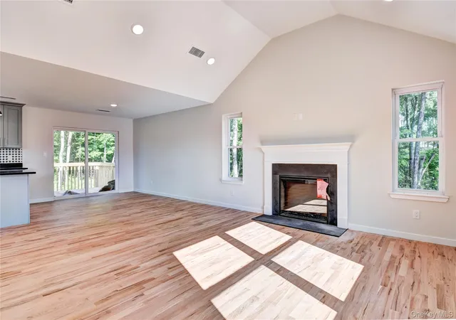 5th image of 9 Black Gum Ct, Newburgh (town), NY 12550 | MLS# 945557