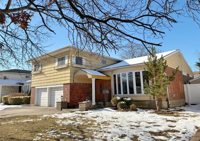 4th image of 3186 Grand Ave, Hempstead, NY 11510 | MLS# 945600