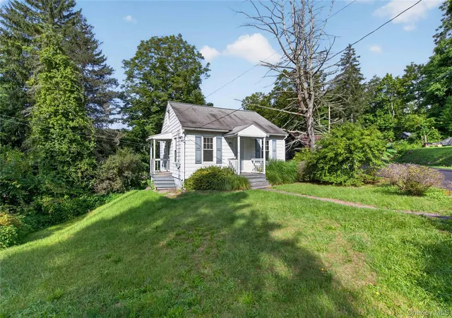 Photo 2 of Single family home for sale at 15 Hallihans Hl Rd, Kingston (town), NY 12401 | MLS# 945928 | Listing updated on 2026-09-03