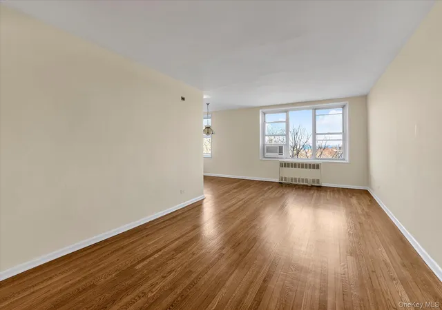 4th image of 209-80 18 Ave #6D, Bayside, NY 11360 | MLS# 945930