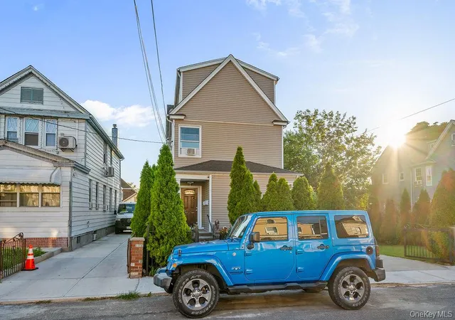 3rd image of 27-28 Humphreys St, East Elmhurst, NY 11369 | MLS# 945941